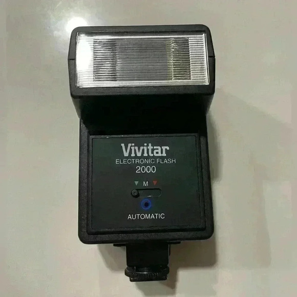 Vivitar Other - Vivitar Electronic Flash 2000 Hot Shoe Mount Universal Auto Manual